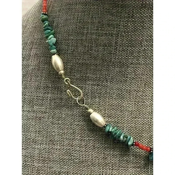 Beaded Stone Howlite and Agate Necklace READ - Picture 3 of 8